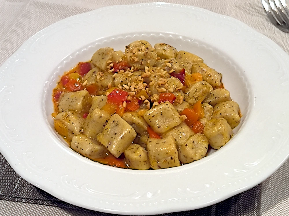 gnocchi-crema-di-peperoni-aneto