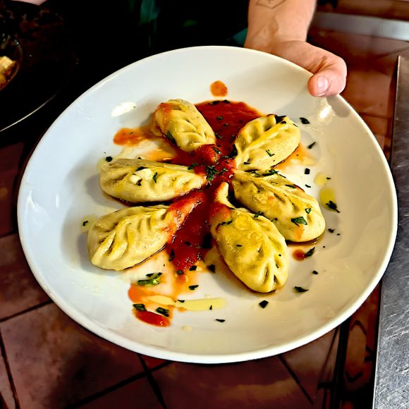 Culurgiones al sugo ricetta vegana